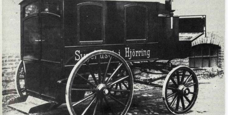 Hjørring Sygehus' ambulance til 1918.jpg
