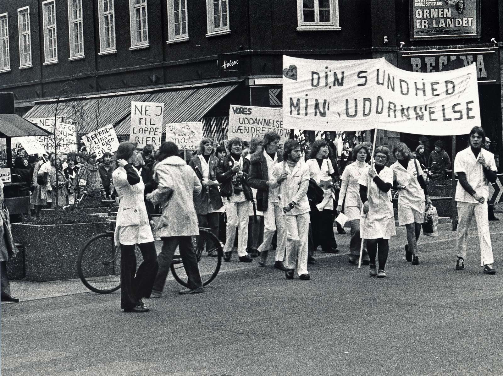 Sygeplejeelever demonstrerer i Aarhus