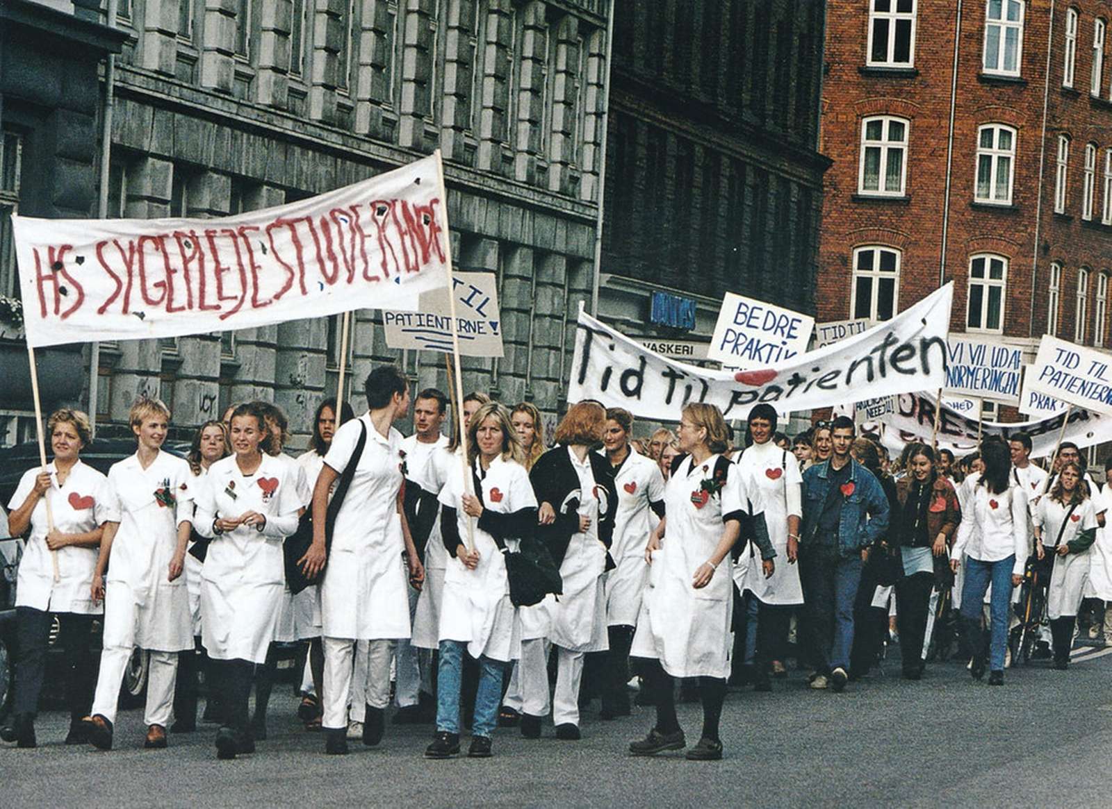 Sygeplejestuderende fra København demonstrerer