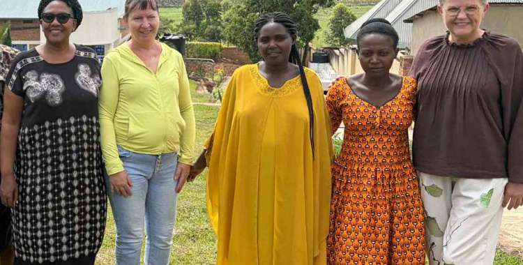 Rwanda - Danish Nightingale Foundation (15) bred.jpg