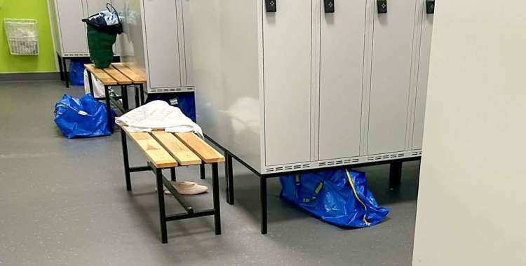 IKEA-poser beskåret.jpg