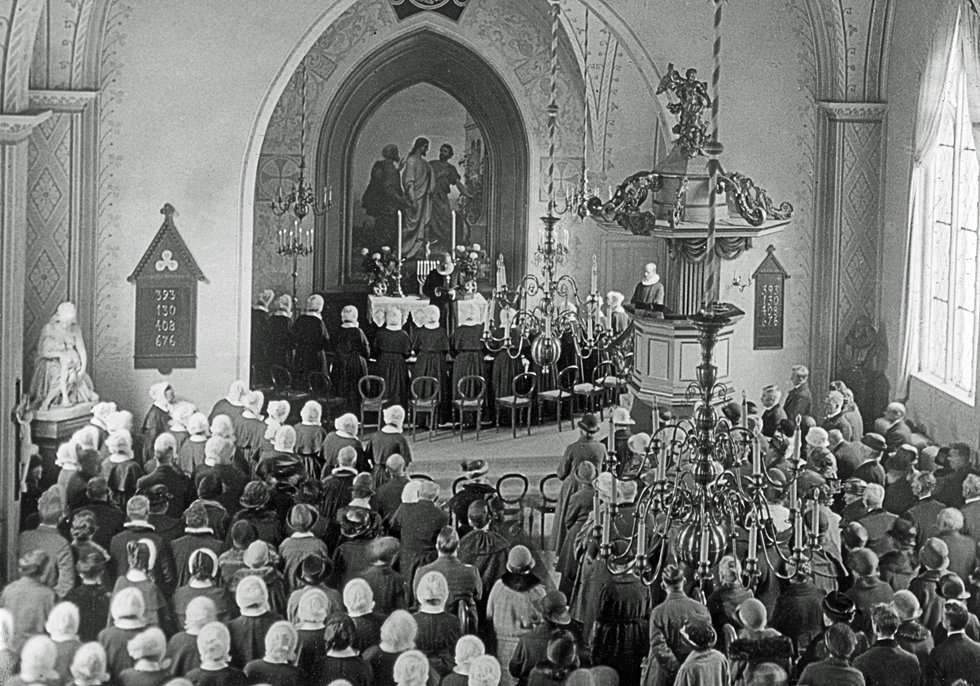 Diakonisseindvielse i Emmauskirken fra 1930 eller 1940'erne