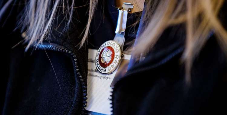 hjemmesygeplejerske sløret