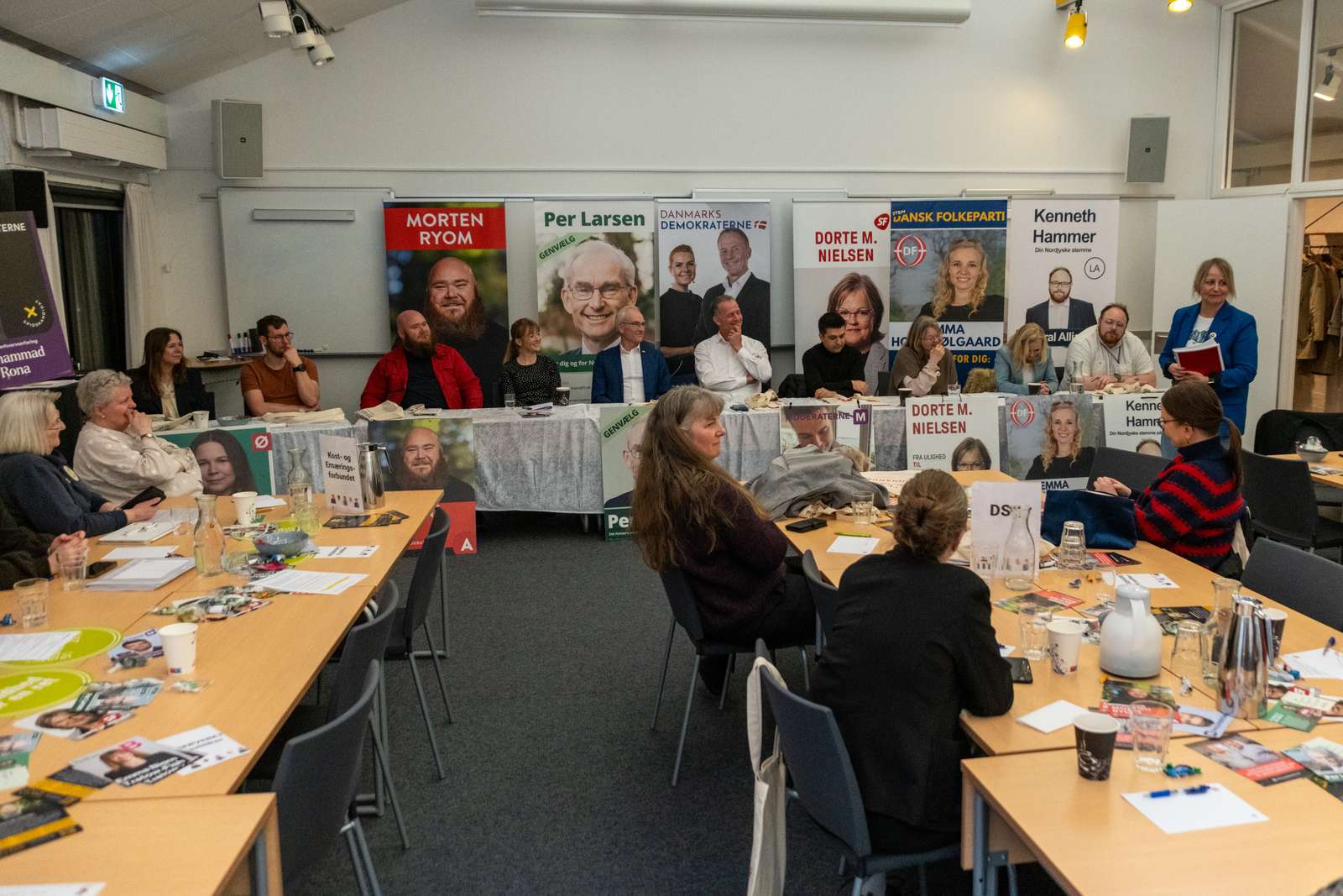 Ti politikere på række