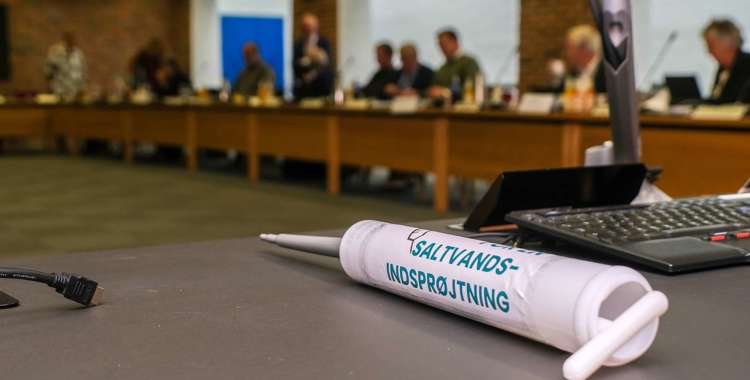 Saltvandsindsprøjtning 26.9 (48)