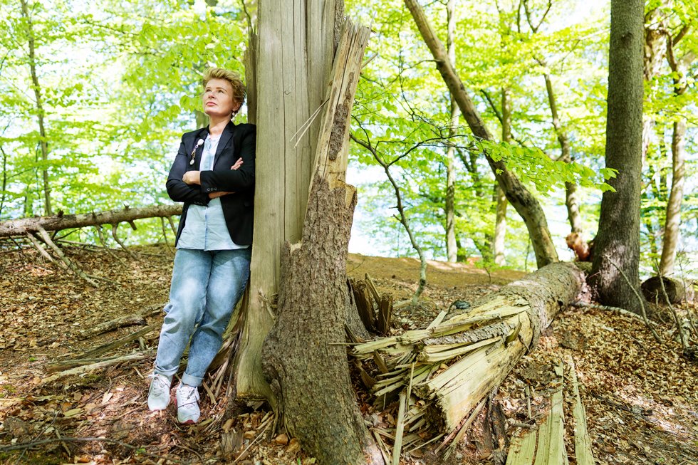 Maria Klärke Pedersen i en skov