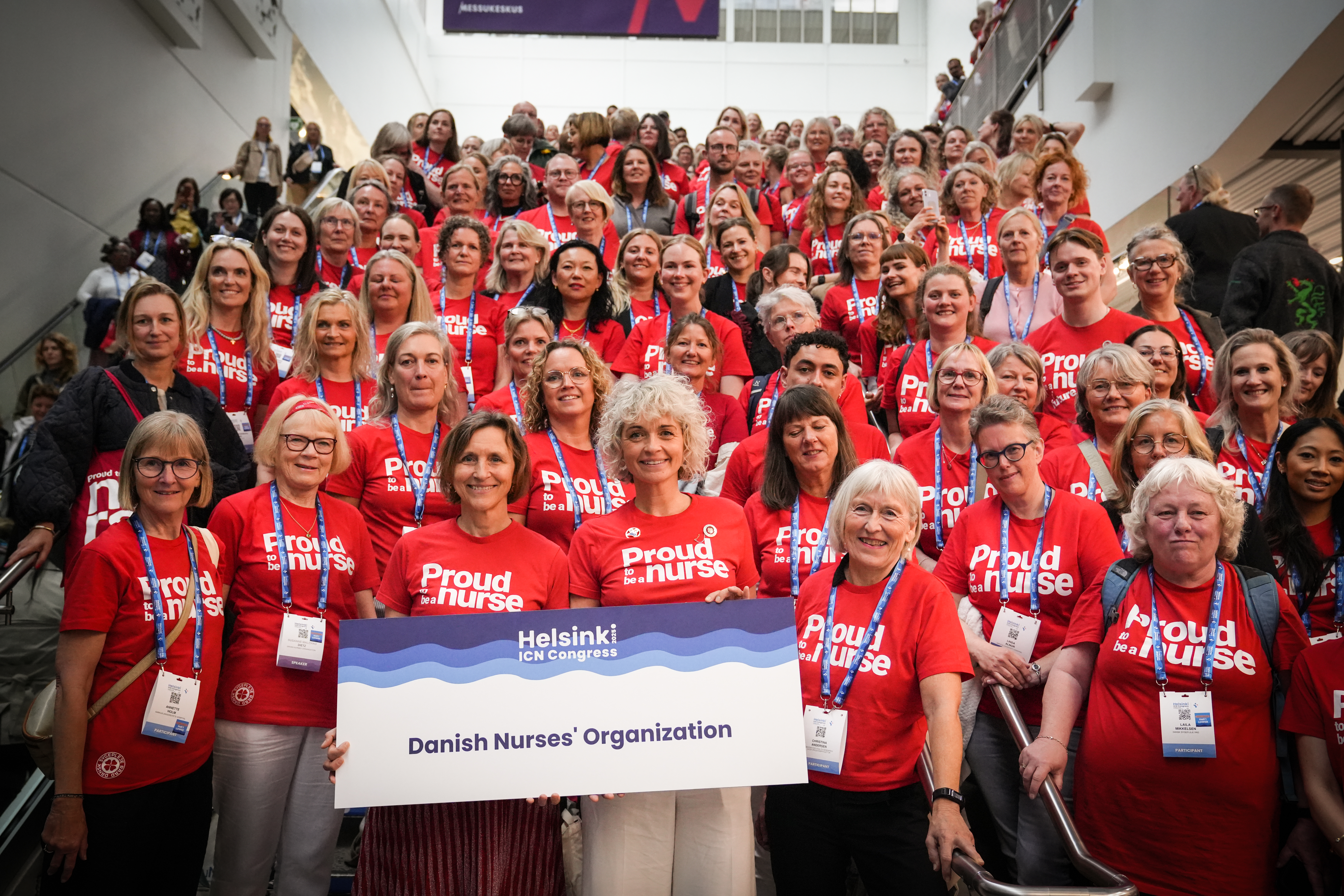 Fællesfoto af danske sygeplejersker på ICN kongressen 2025