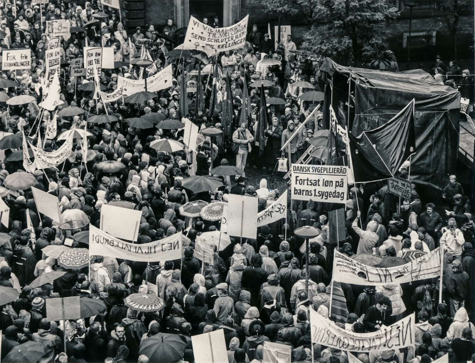 Demonstration imod regeringens indgreb i 1985 i Ålborg (8)