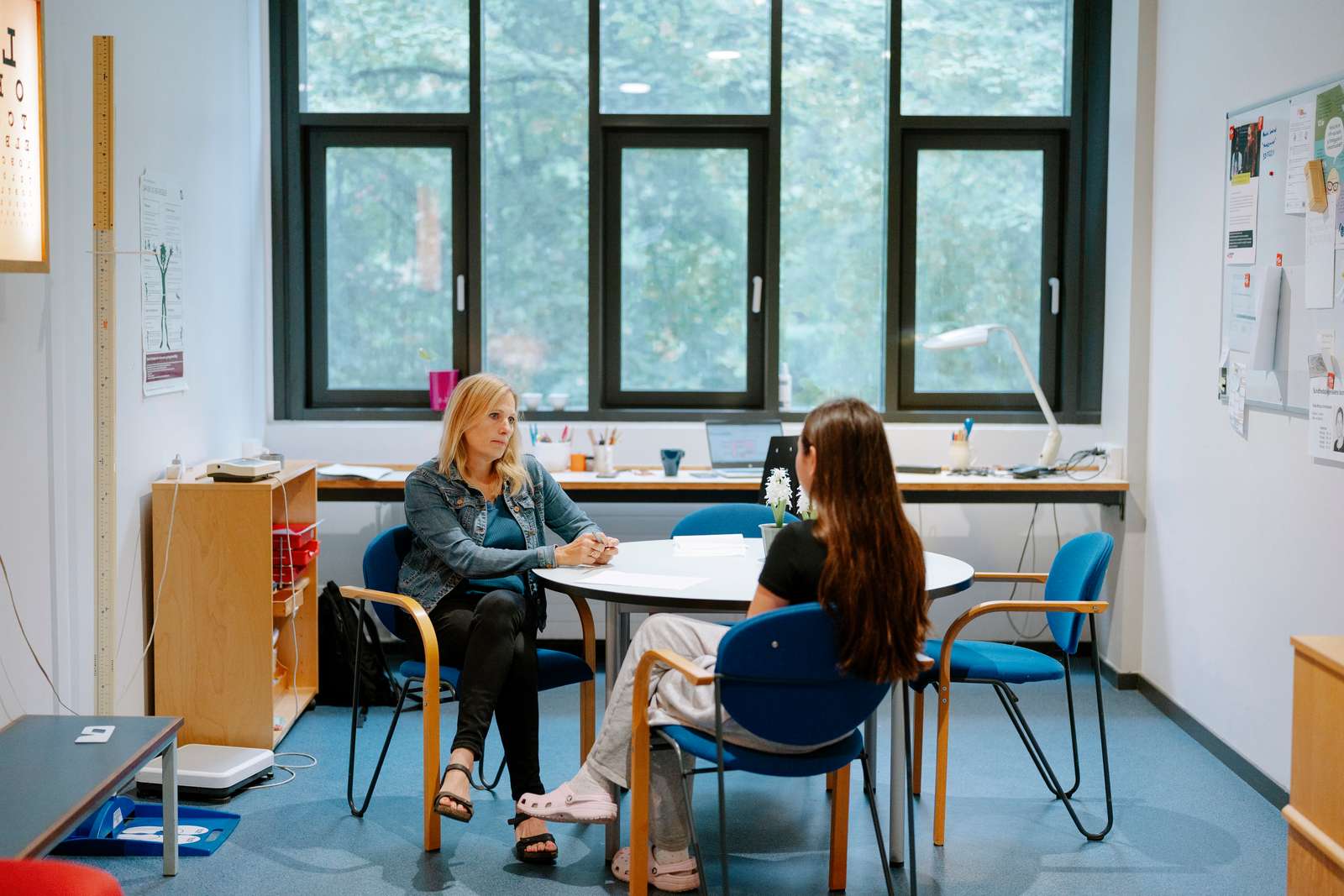 Sundhedsplejerske Helle og eleven Silke 68586345